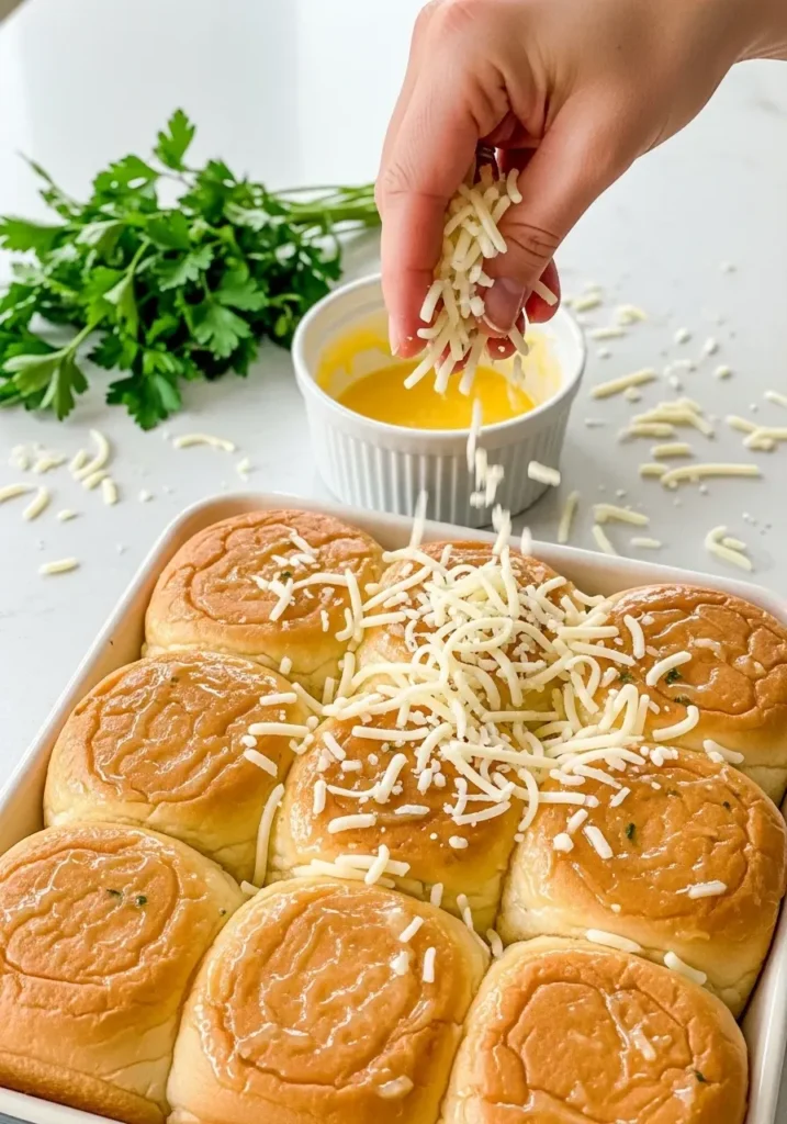 Cheesy Hawaiian Roll Garlic Bread Recipe 8 cheesy hawaiian roll garlic bread recipe